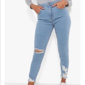 Petite Distressed Stretch Skinny Jean